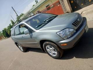 A picture of 2003 RX300