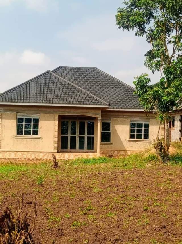 A picture of COUNTRY HOME FOR SALE IN NAKASEKE SEMUTO