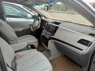 A picture of 2011 Toyota Sienna Toks