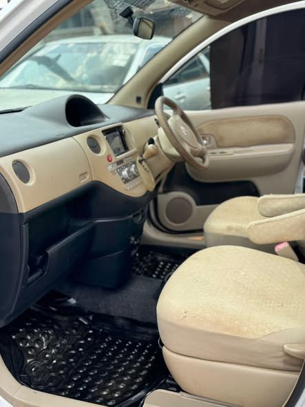 A picture of Toyota sienta