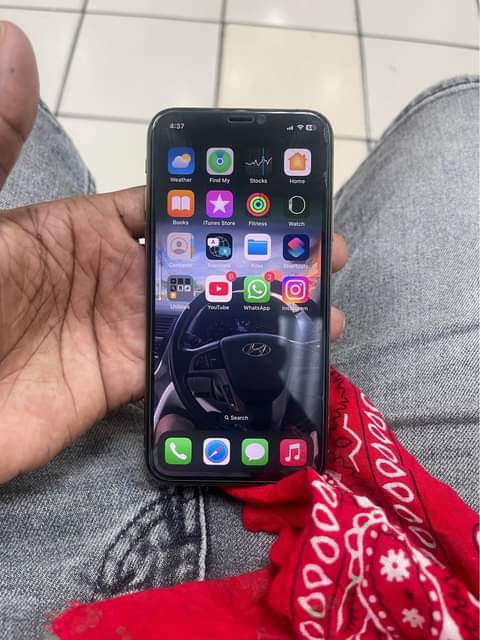 iPhone M.
