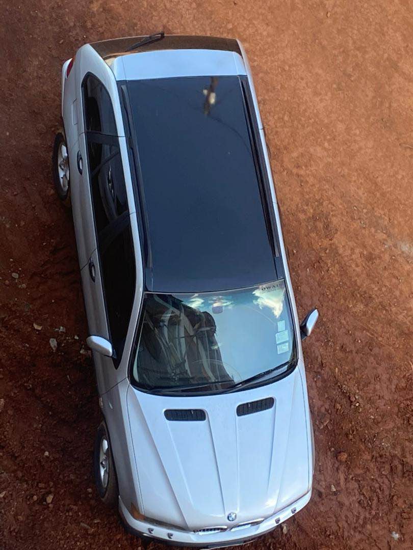 A picture of BMW x5 e53