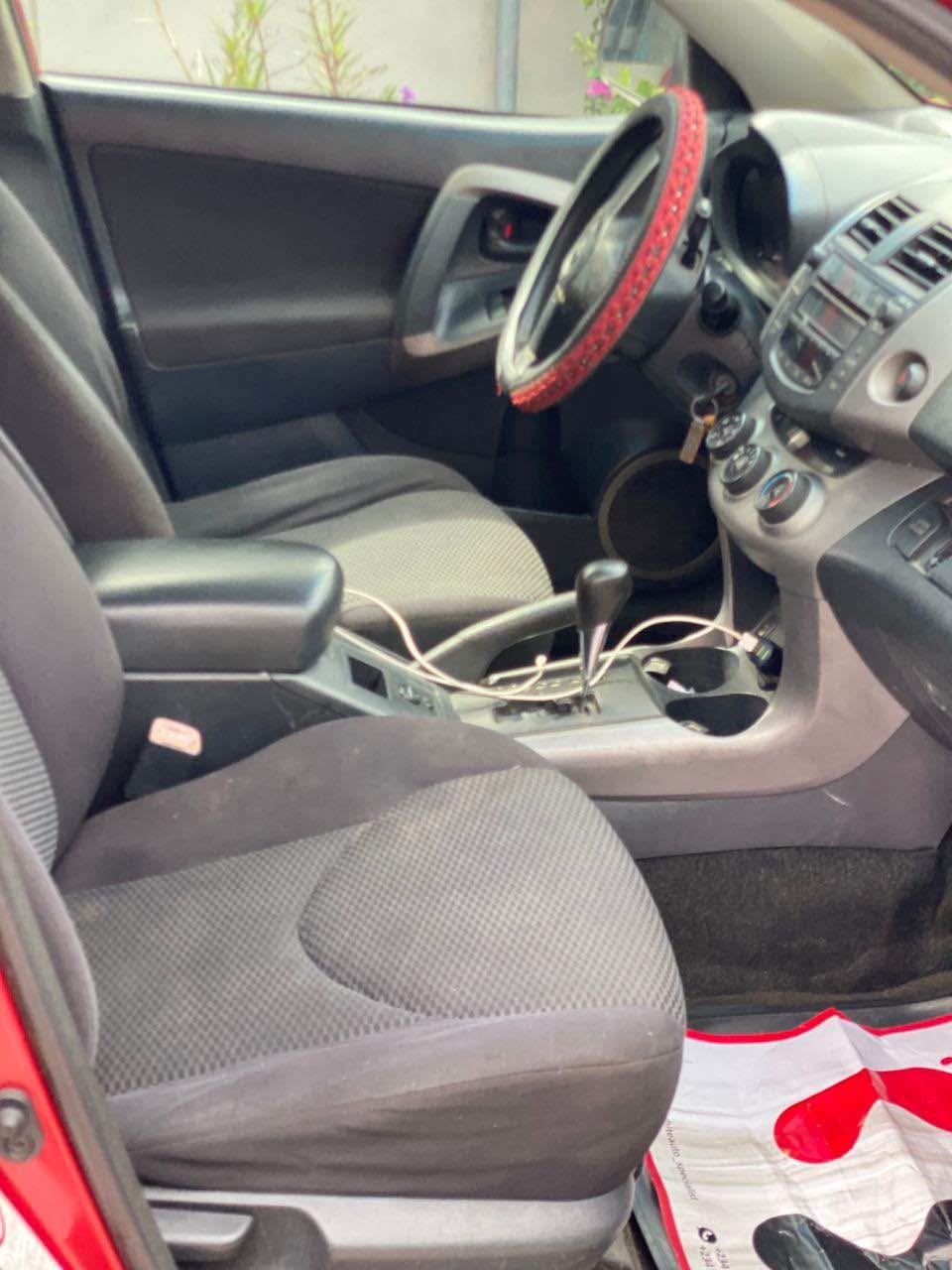 A picture of Toyota rav4 2008