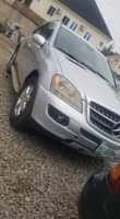 A picture of clean ml350 Benz ml 2007