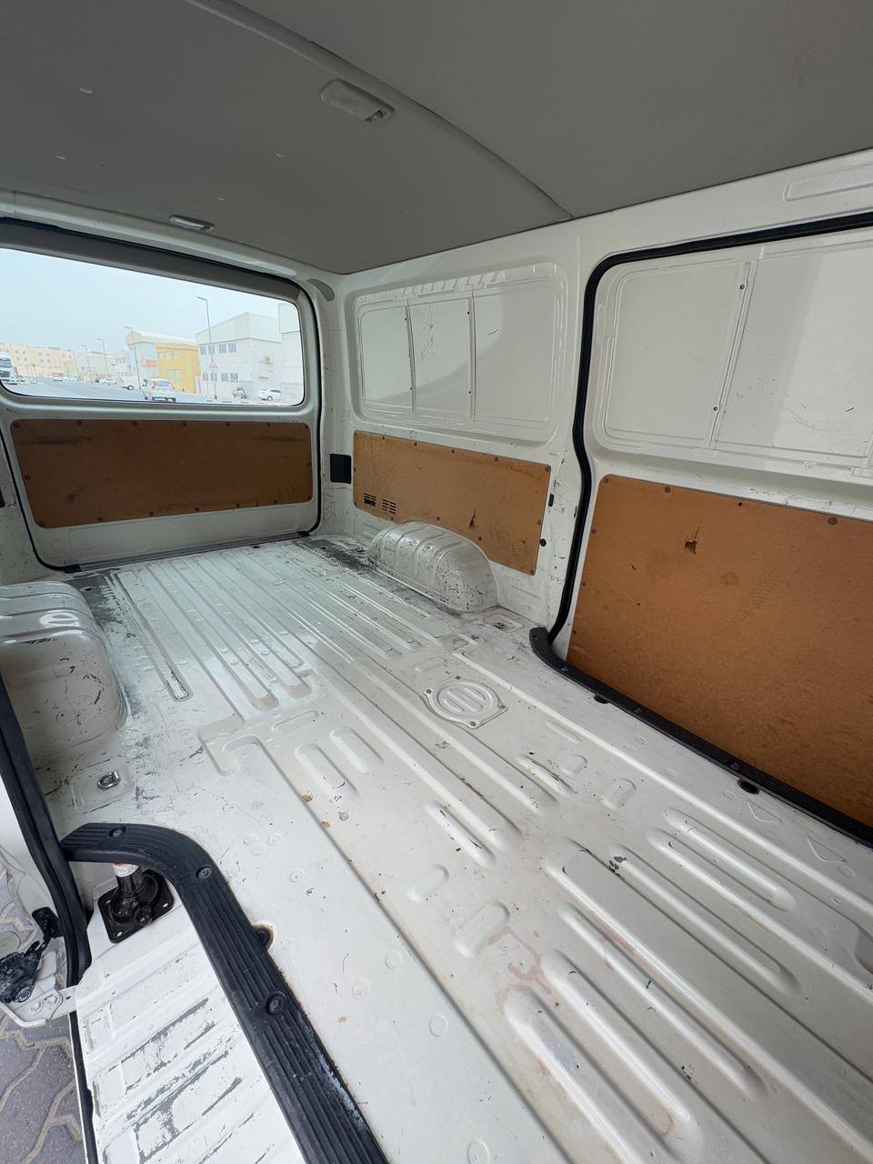 A picture of Toyota Hiace delivery van 2016 gcc 971566482809