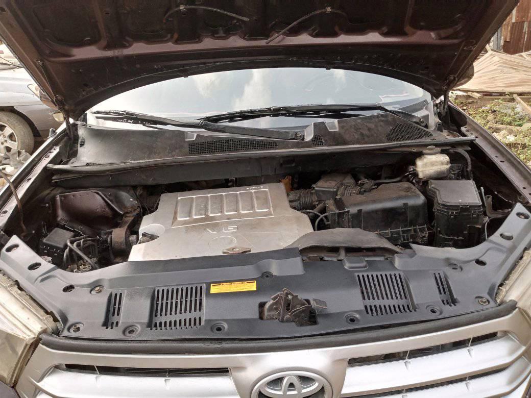 A picture of Toyota Highlander 08 upgrade to 12