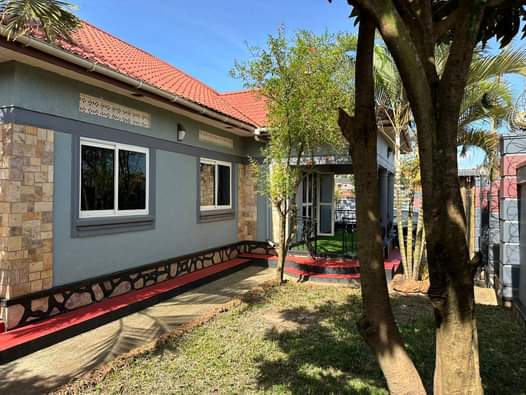 A picture of Quick sale Wa me 256756009912 House on sale at masooli