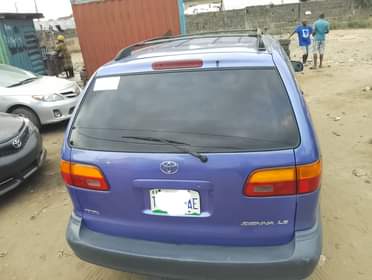A picture of Clean Toyota sienna Nigerian use Everything is on perfect condition