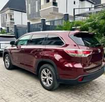 A picture of Just landed 2014 Toyota Highlander to 2019 reverse camera power