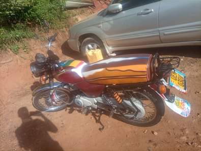 A picture of Bajaj for sale 1.5M Call or. Whatsapp 0772995758. 0772995758 0756911039.