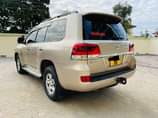 A picture of Price Bei285mil Call 0658056651 Toyota Landcruiser GXR 200 Series Year