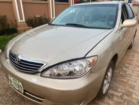 A picture of 2004 Camry car