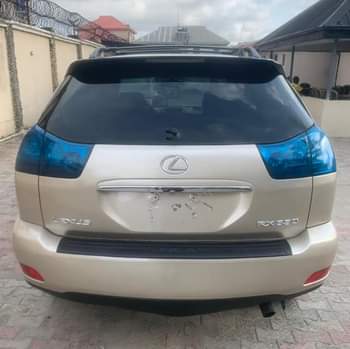 A picture of Toyota Lexus 2005