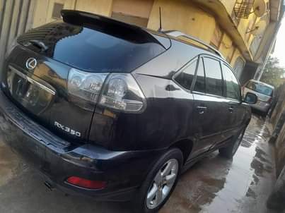 A picture of Lexus Rx350 06