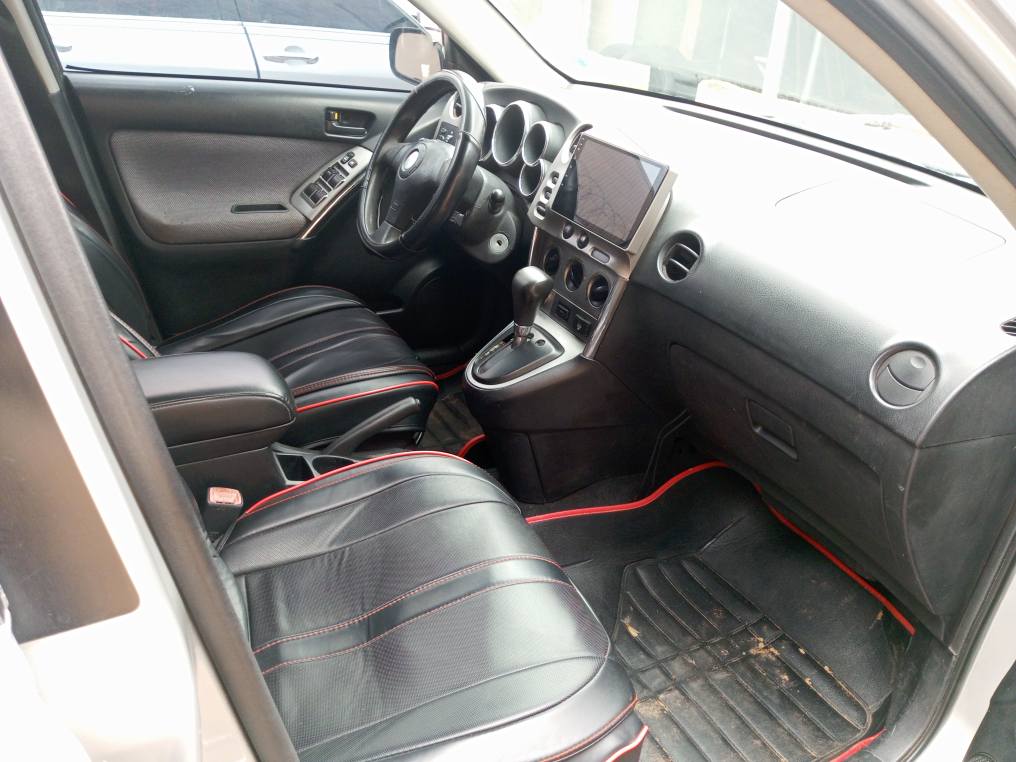 A picture of Pontiac Vibe 2005 Model Toks Standard