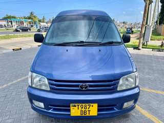 A picture of Toyota Noah gari kali saaana Bei ml 14 sr40 No