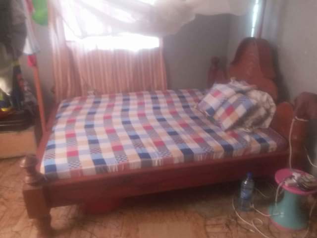 A picture of Kitanda kinauzw 5 6