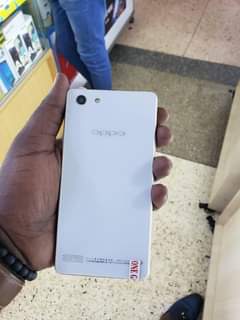 A picture of Oppo 32gb 200k