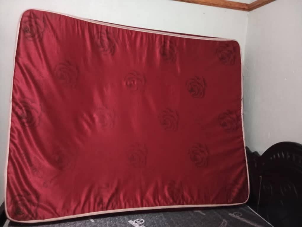 A picture of Matress on quick sale 5 6
