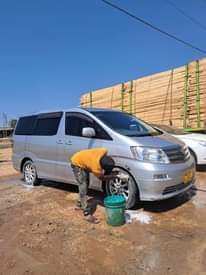 A picture of TOYOTA ALPHARD