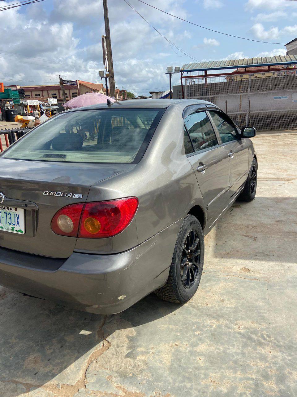 A picture of DEALERS DEAL NEATLY USED TOYOTA COROLLA 2003 COMPLETE BUY AND
