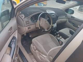 A picture of  2004 Toyota Sienna Manual Drive 