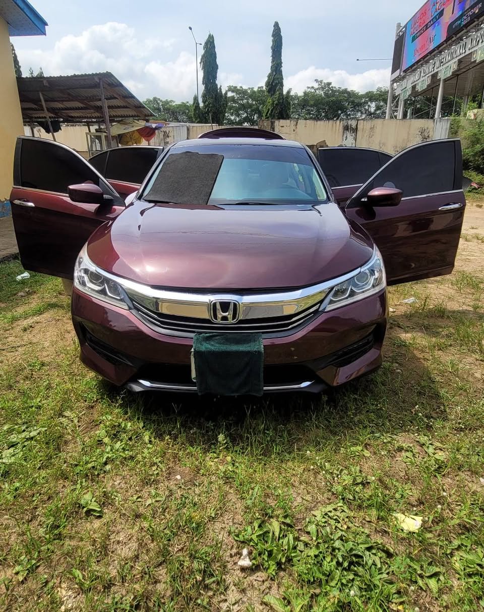 A picture of Honda Accord 2017