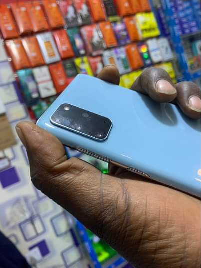 A picture of Njoo Uchukue Samsung S20 Plus 5G Ikiwa na 12GB Ram