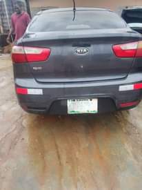 A picture of Kia rio 2012