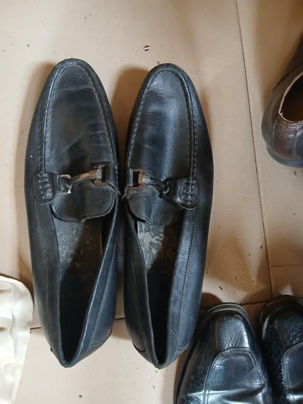 A picture of Men leather shoe