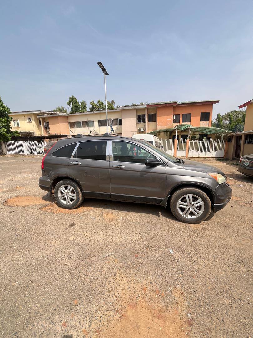 A picture of Honda CR V 2010