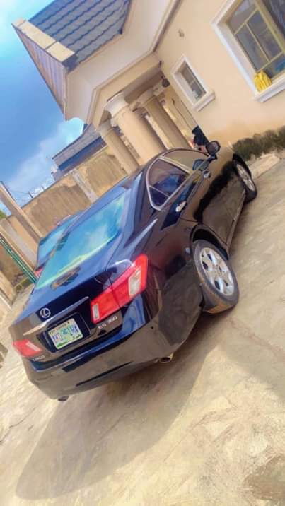 A picture of ES 350 Nothing to Fix Just Buy and Drive Ibadan