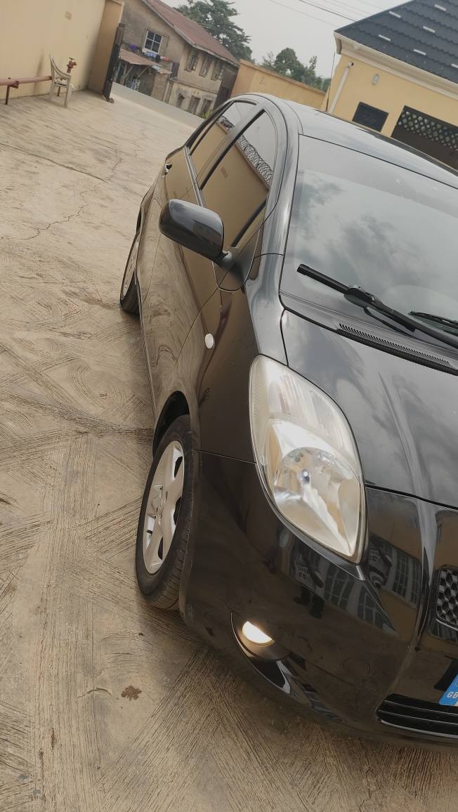 A picture of Cleaning tokunbo Toyota Yaris 09 010 very low fuel 7