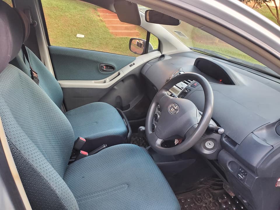 A picture of Toyota Vitz 1.0cc 2006