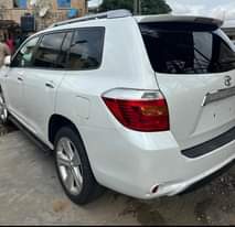 A picture of GOOD DEAL 2008 Toyota Highlander LIMITED foreign used thumbstart etc