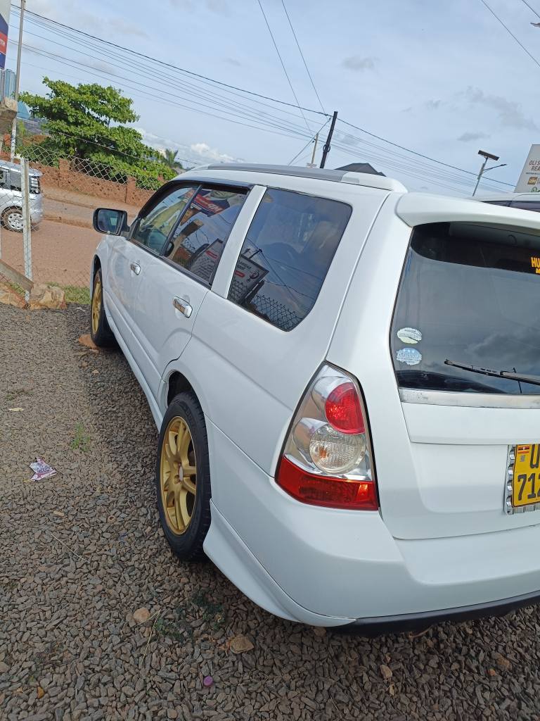 A picture of TOYOTA FORESTER