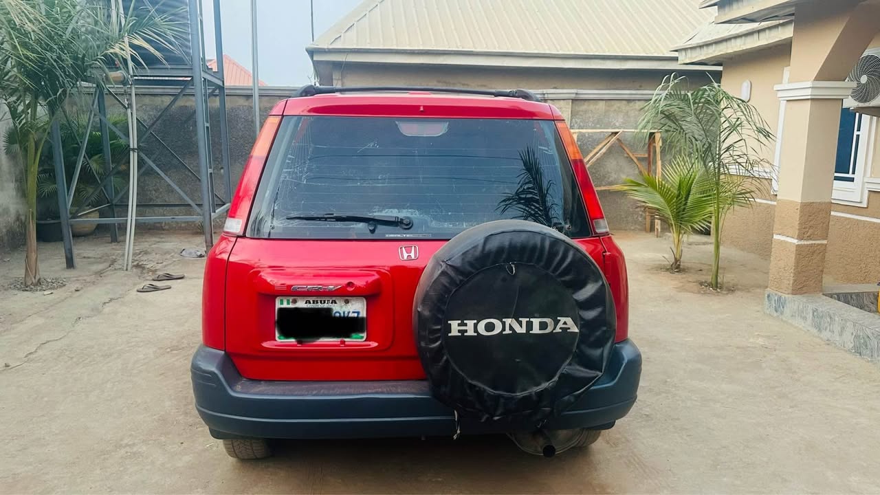 A picture of Honda CRV 2001 engine 75 interior and body extremely clean