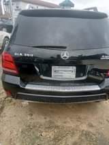 A picture of 2012 GLK Benz toks