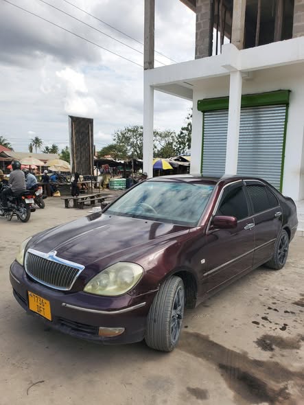 A picture of 2005 Toyota brevis