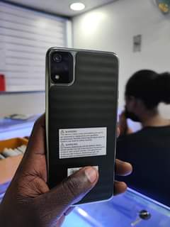 A picture of LG K42