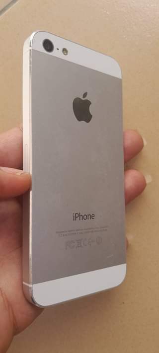 A picture of IPhone 5