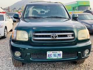 A picture of 2004 Toyota Sequoia V8