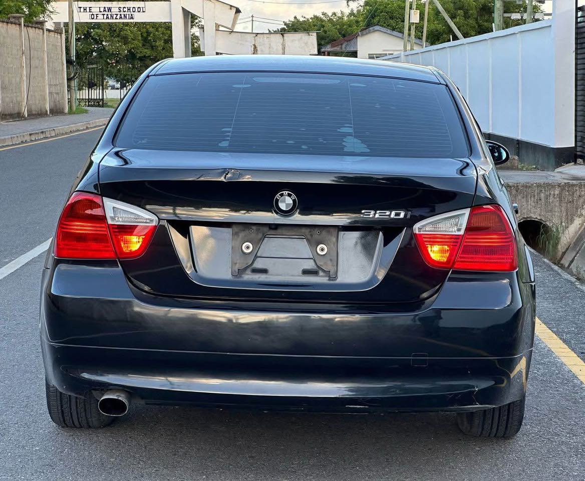 A picture of BMW 3 SERIES TSHS 13.8Mil CALL 0759065737