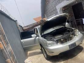 A picture of 100 first body Lexus Rx 330