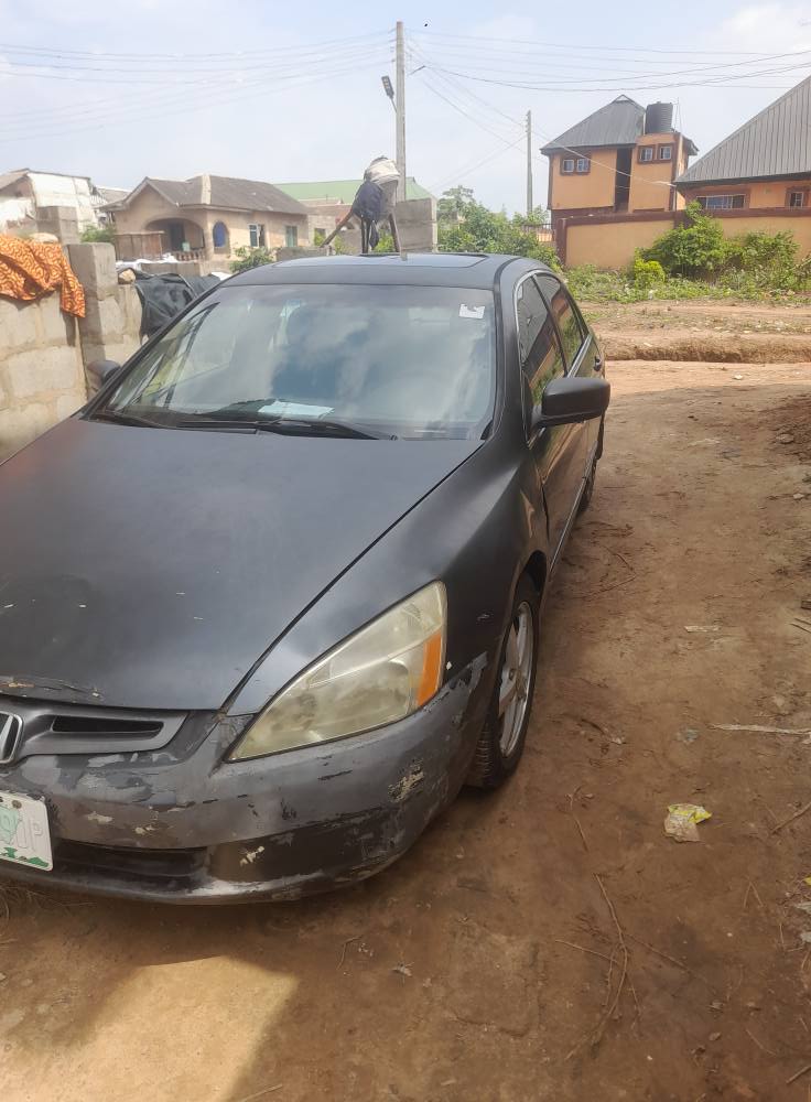 A picture of Accord HONDA 2005