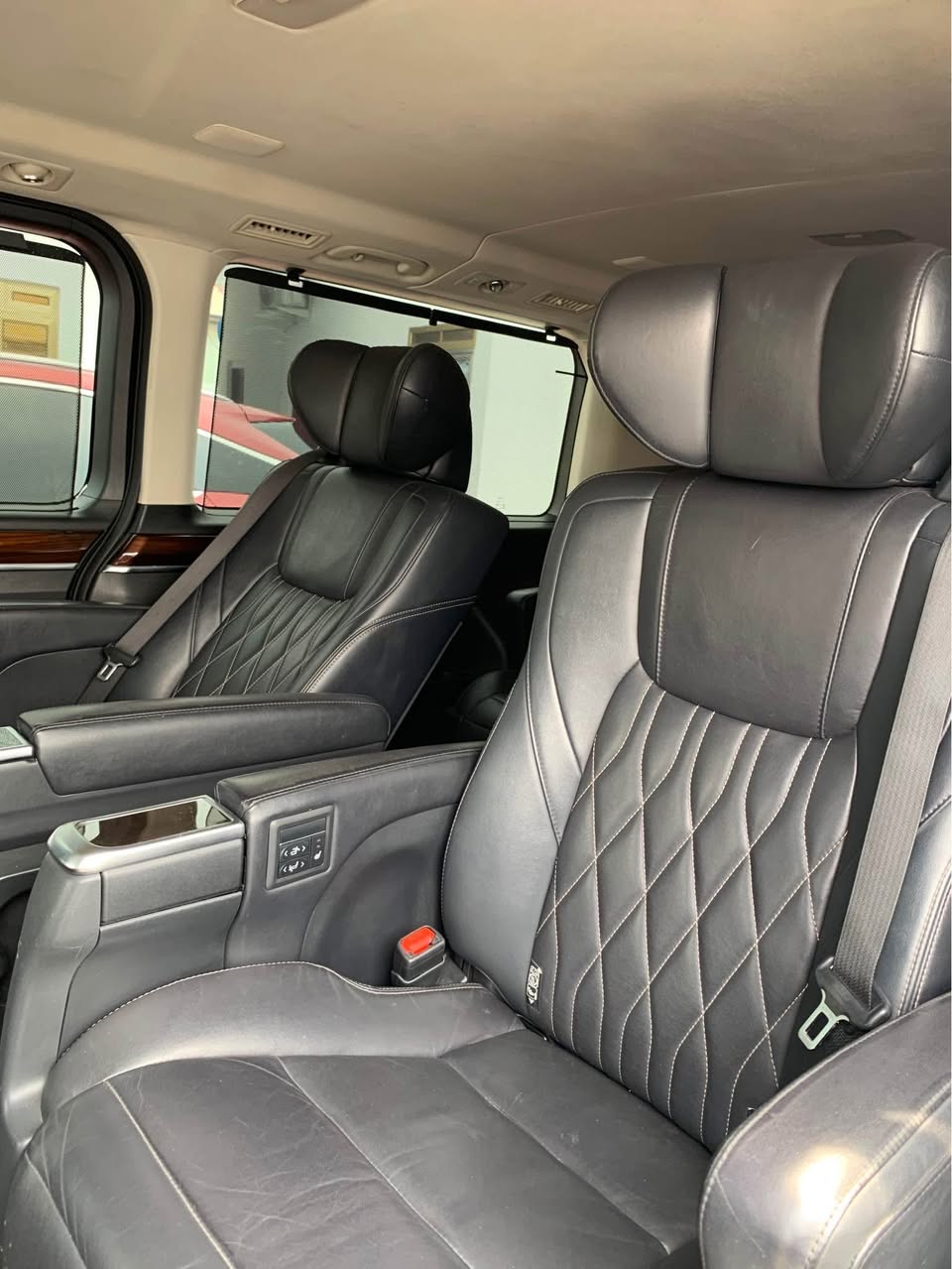 A picture of 95 000 000 NEW ENTRY FOREIGN USED 2020 Toyota GRANVIA