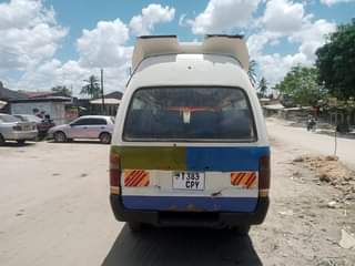A picture of Toyota hiace inauzwa m 8