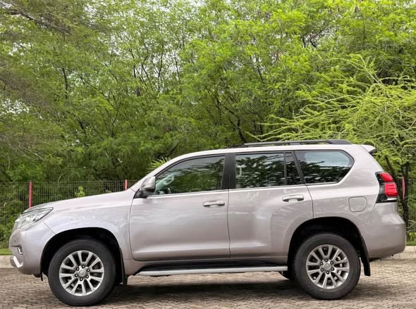 A picture of TOYOTA LAND CRUISER PRADO 150 DIESEL