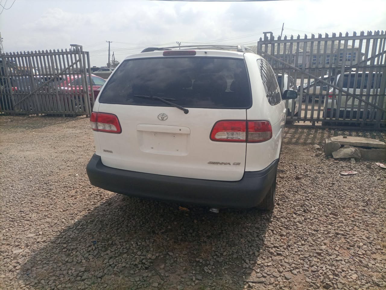 A picture of 2002 Toyota sienna