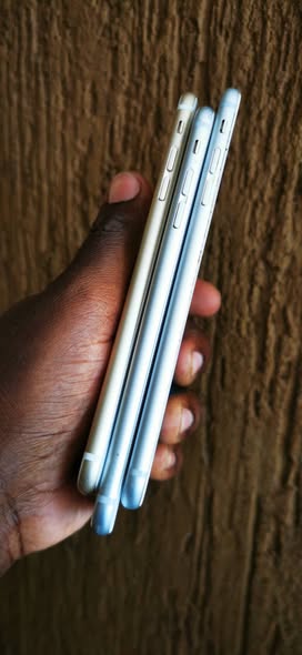 A picture of Iphone 6plus 100 000shs every application will work accept WhatsApp